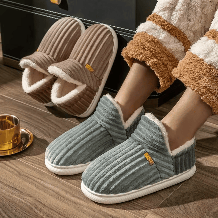 Kuschelige Fleece-Hausschuhe