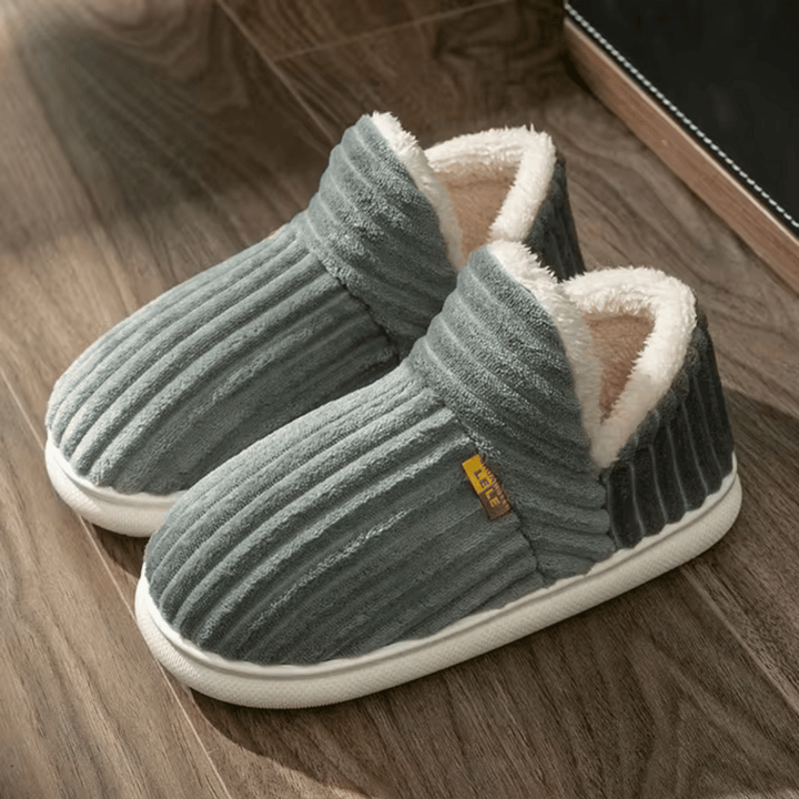 Kuschelige Fleece-Hausschuhe